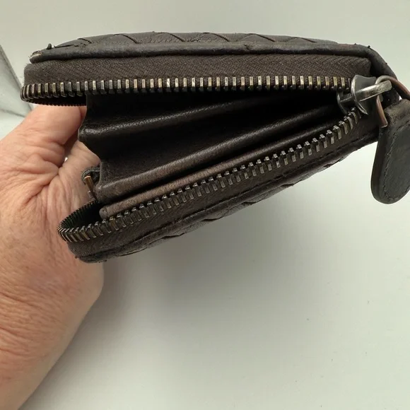 Bottega Brown Leather Wallet with Card Slots and Zipper - Picture 11 of 12